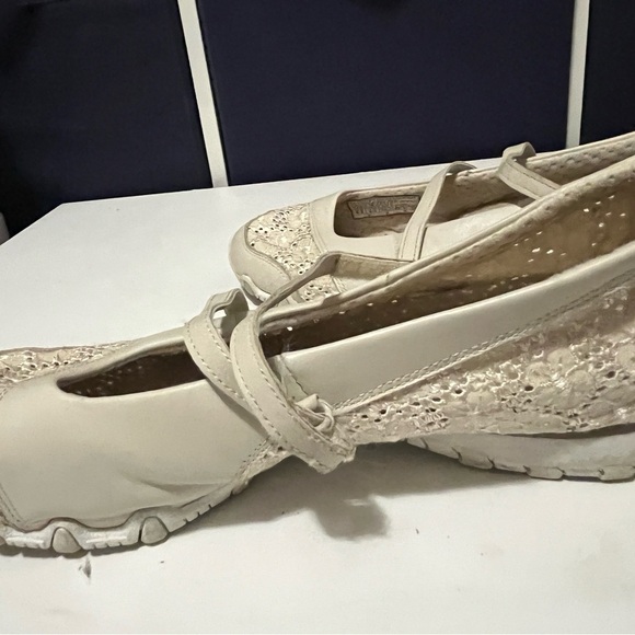 Skechers Active Bikers Luxe Off White Lace Z Strap Mary Jane Shoes Women's 9.5 - Picture 7 of 16